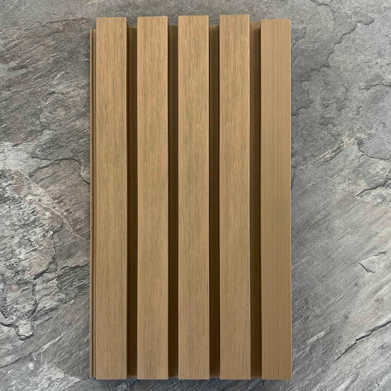 Угол для реечной панели EasyDecking Ко-Экструзия 50х50х4010 Дуб