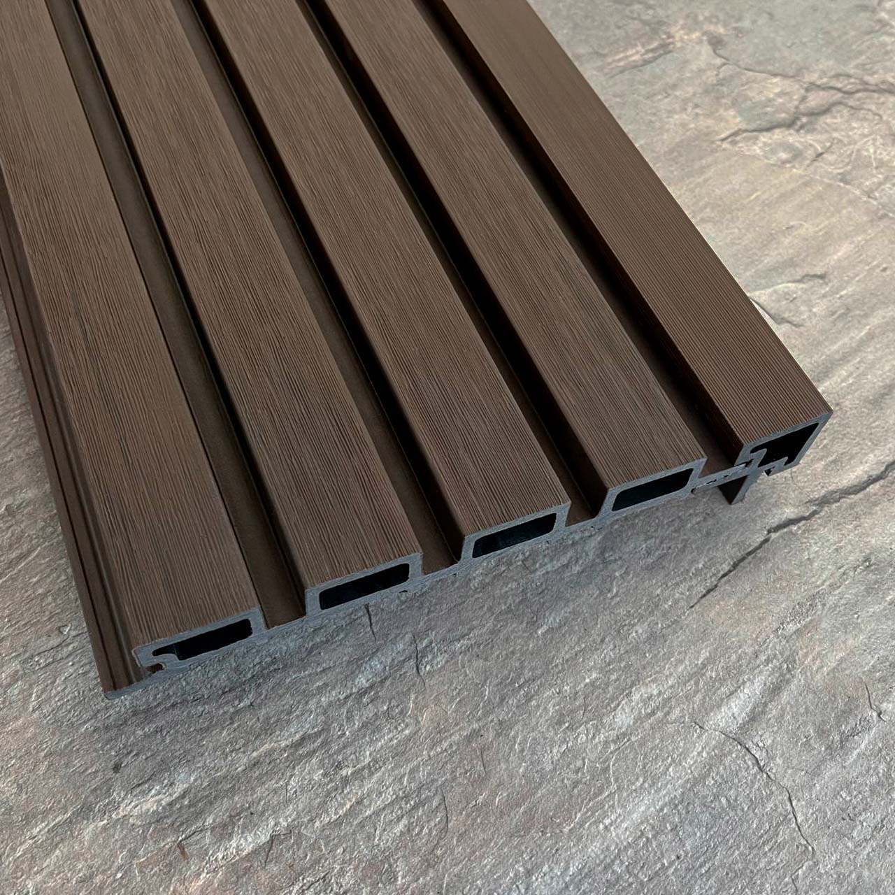 Угол для реечной панели EasyDecking Ко-Экструзия 50х50х4010 Каштан