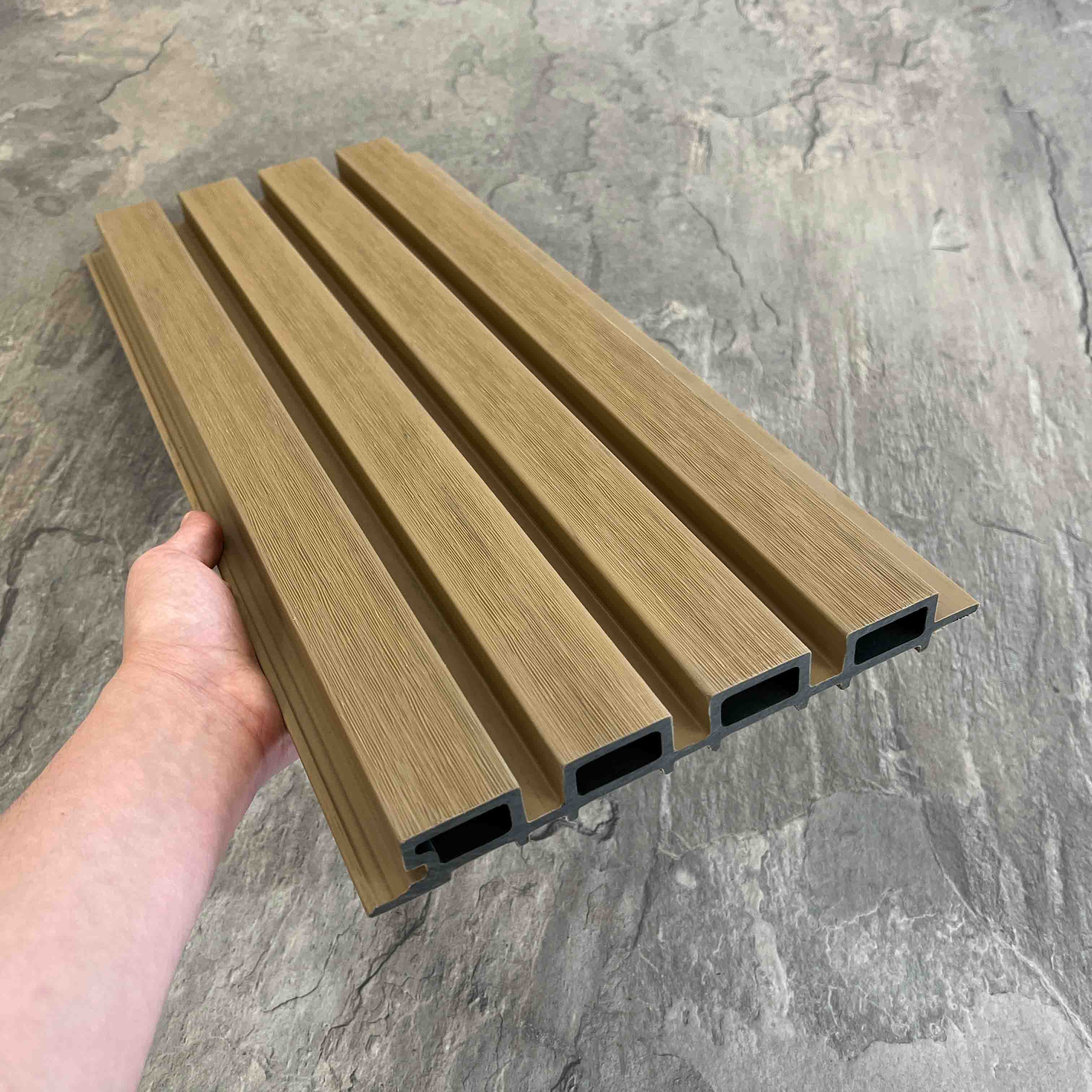 Фасадная реечная панель EasyDecking Ко-Экструзия 219х26х4010 Дуб